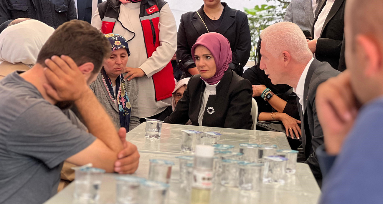 Bakan Göktaş’tan İstanbul’da öldürülen iki genç kızın ailelerine taziye ziyareti