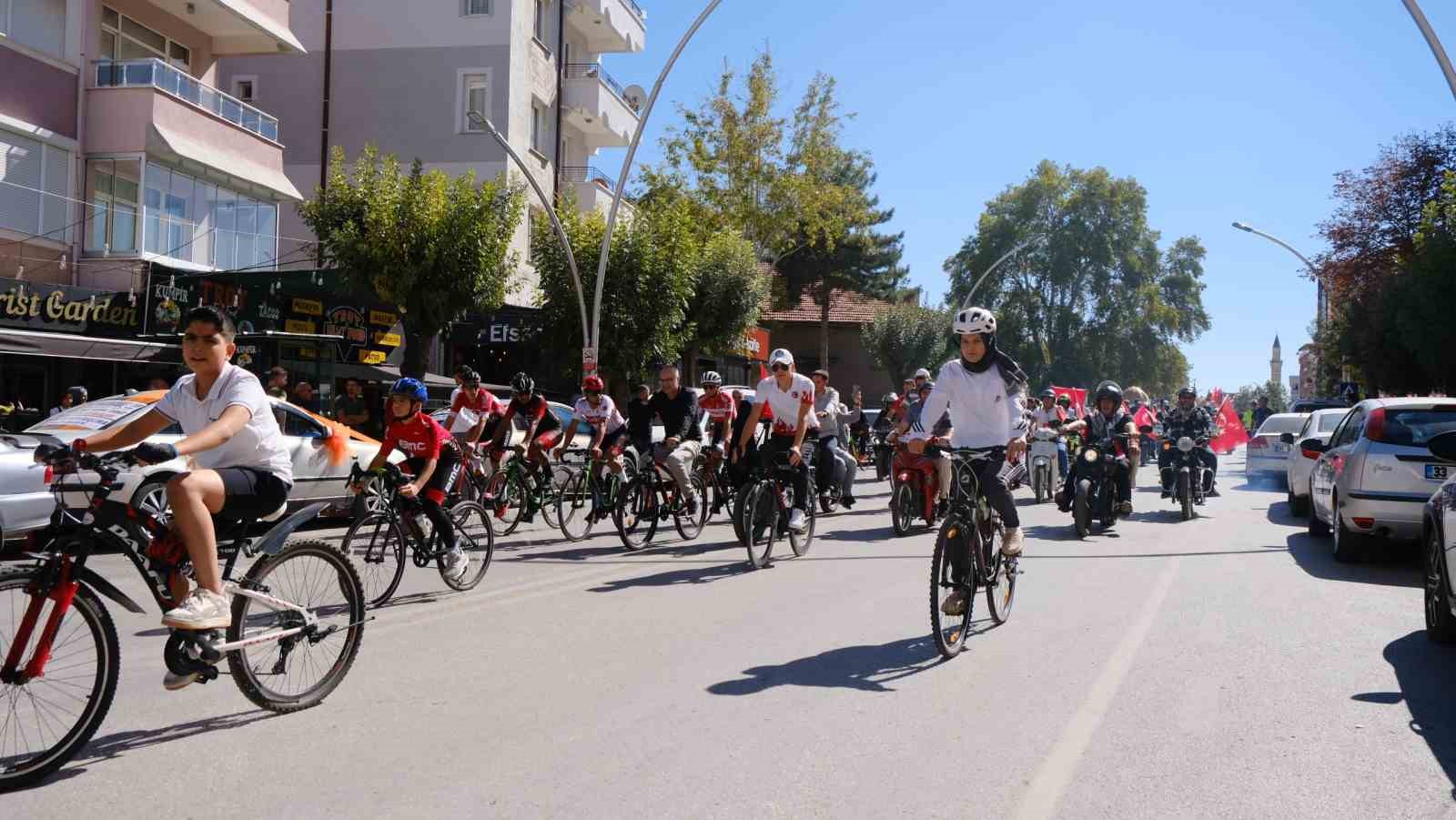 Karaman’da Filistin’e destek için motor ve bisiklet konvoyu düzenlendi