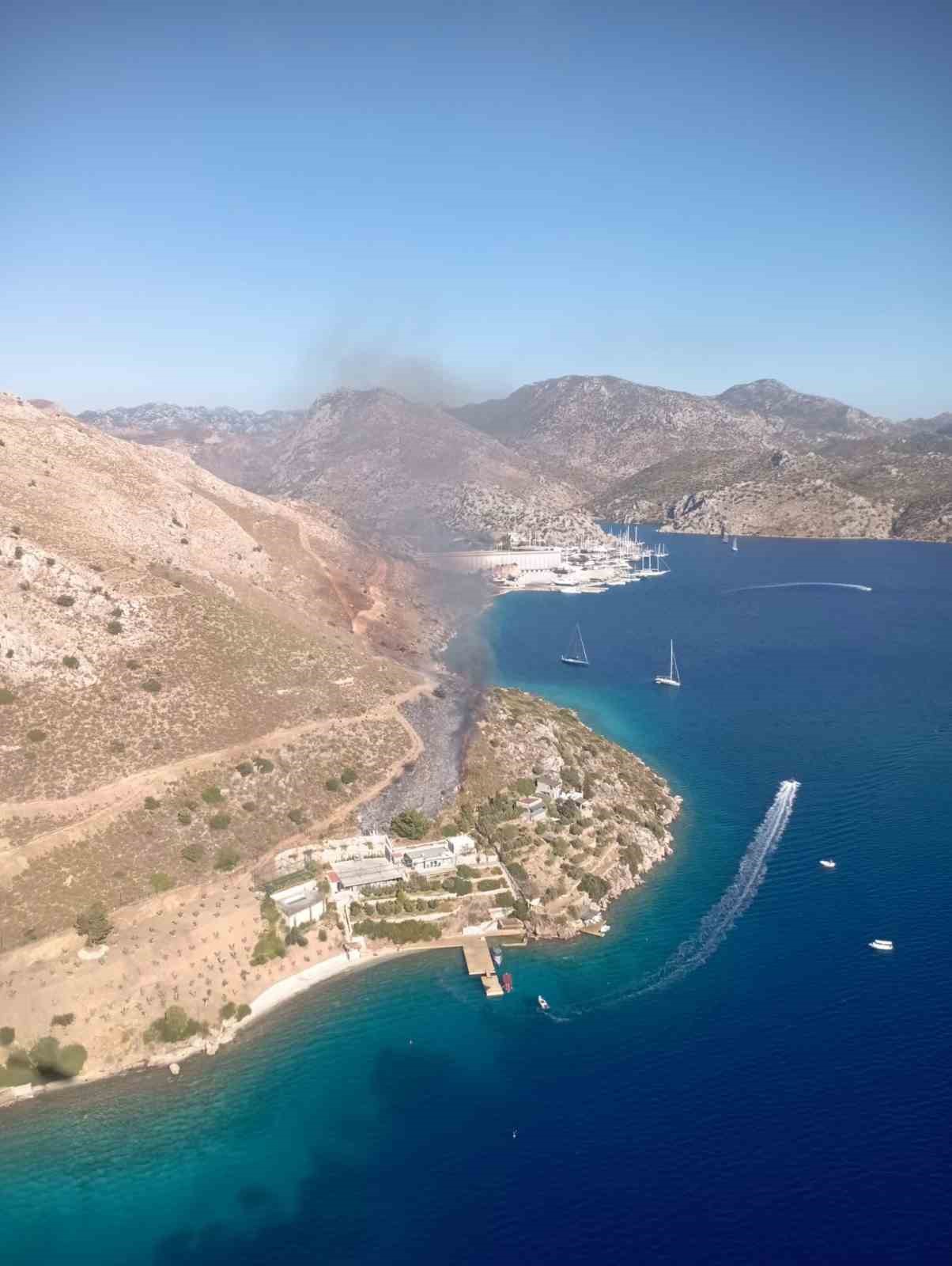 Marmaris’te makilik alanda yangın