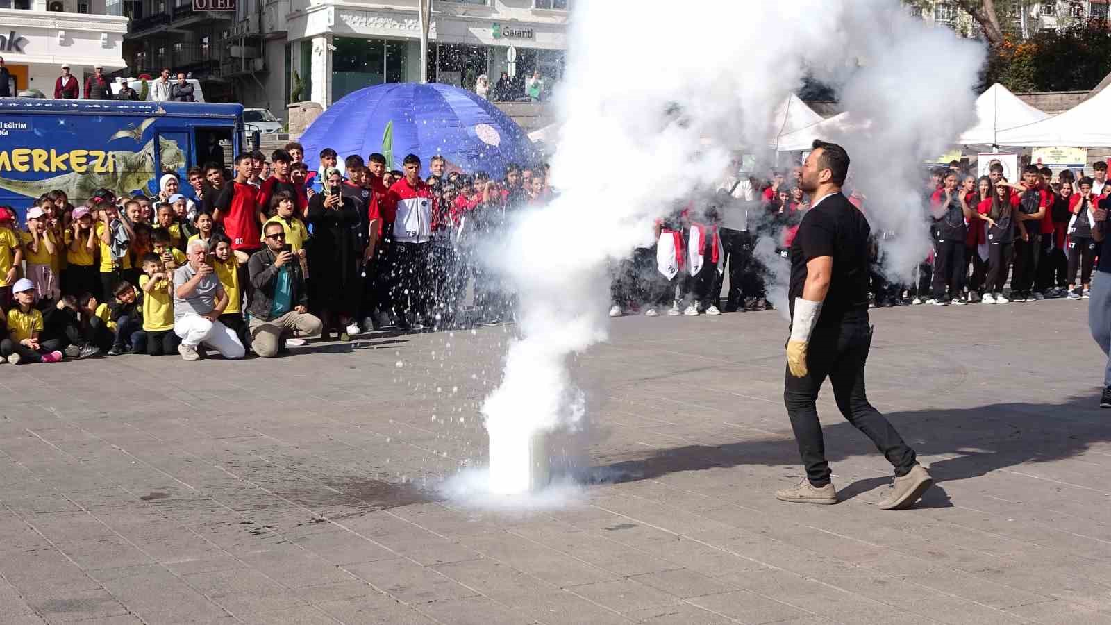 Yozgat’ta öğrenciler bilime doyacak