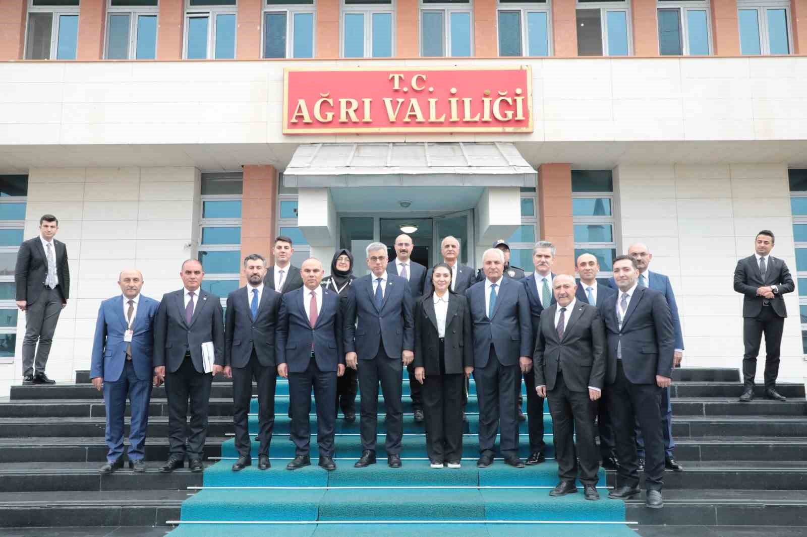 Sağlık Bakanı Memişoğlu Ağrı’da