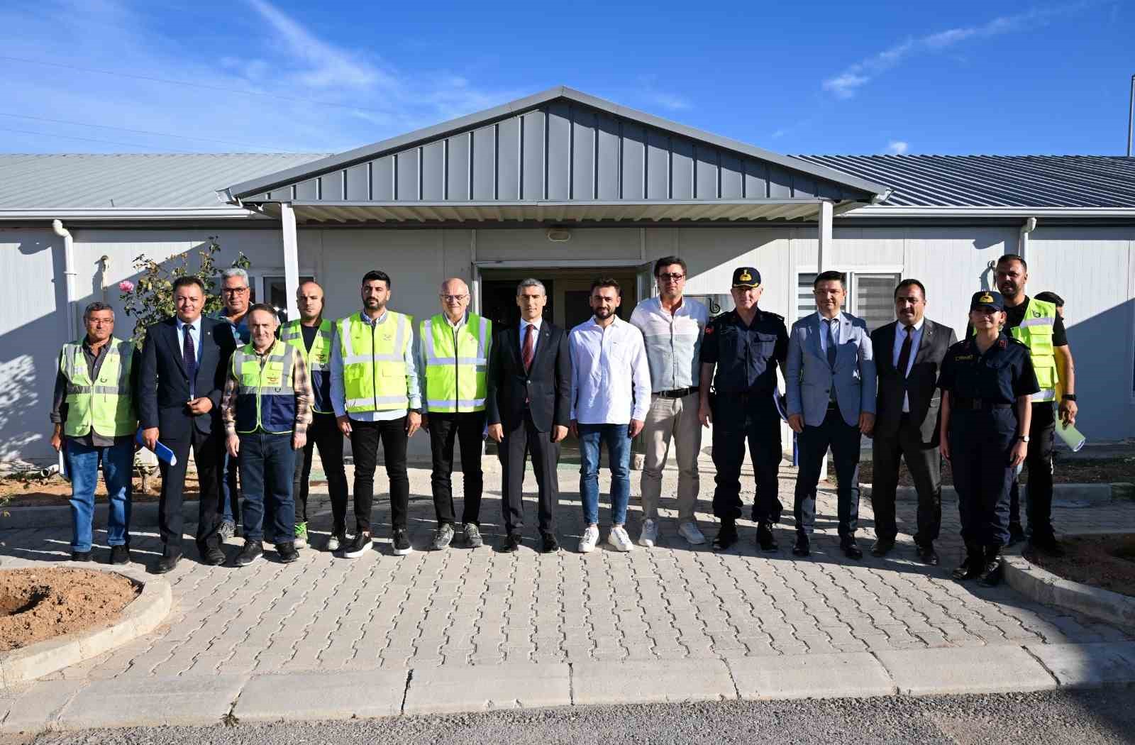 Vali Aktaş, YHT hattı güzergahında incelemelerde bulundu