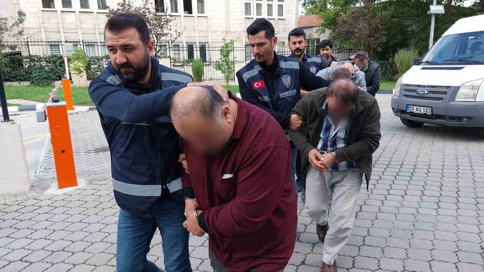 Samsun’da silah operasyonunda gözaltına alınan 4 kişi adliyeye sevk edildi