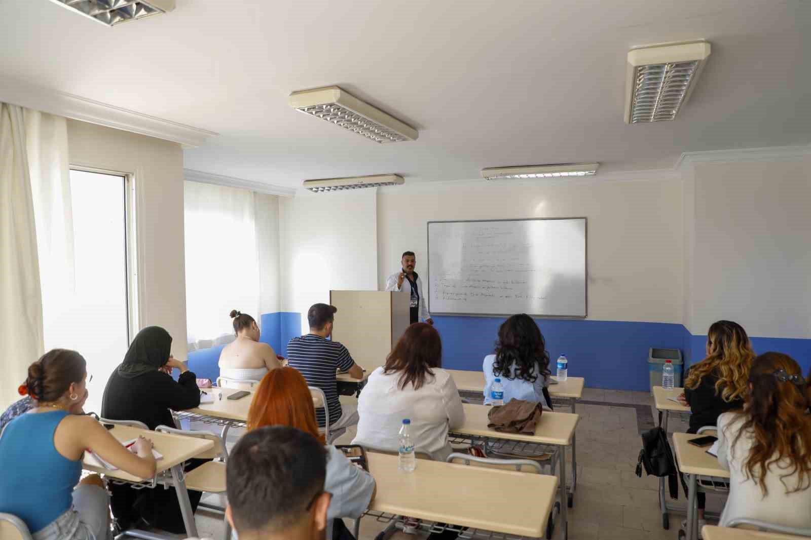 Başkan Çerçioğlu memur adaylarının yanında