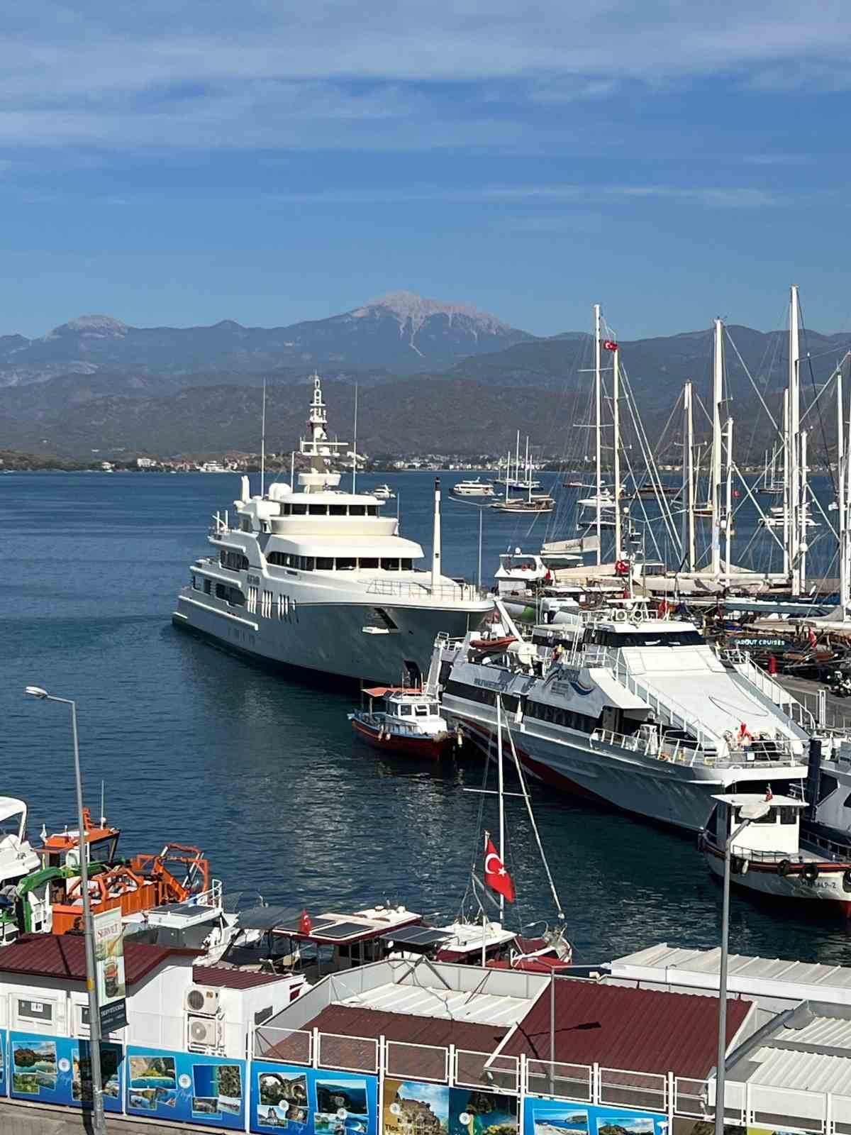 Göz kamaştıran mega yat ’Ecstasea’ Fethiye’de