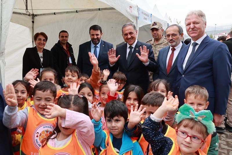 Bingöl’de TÜBİTAK 4007  Bilim ve Teknoloji Şenliği başladı