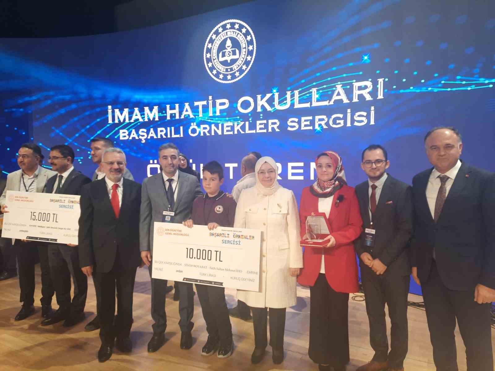 Fatih Sultan Mehmet İmam Hatip Ortaokulu Türkiye üçüncüsü oldu