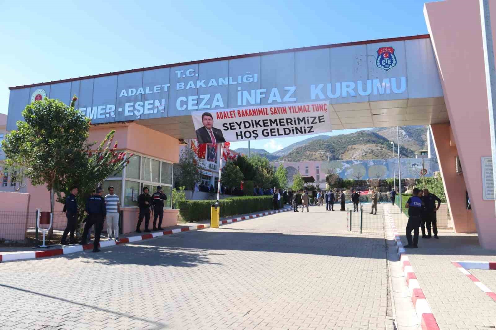 Bakan Tunç, Seydikemer’de cami, eğitim merkezi ve kütüphane açılışlarını gerçekleştirdi