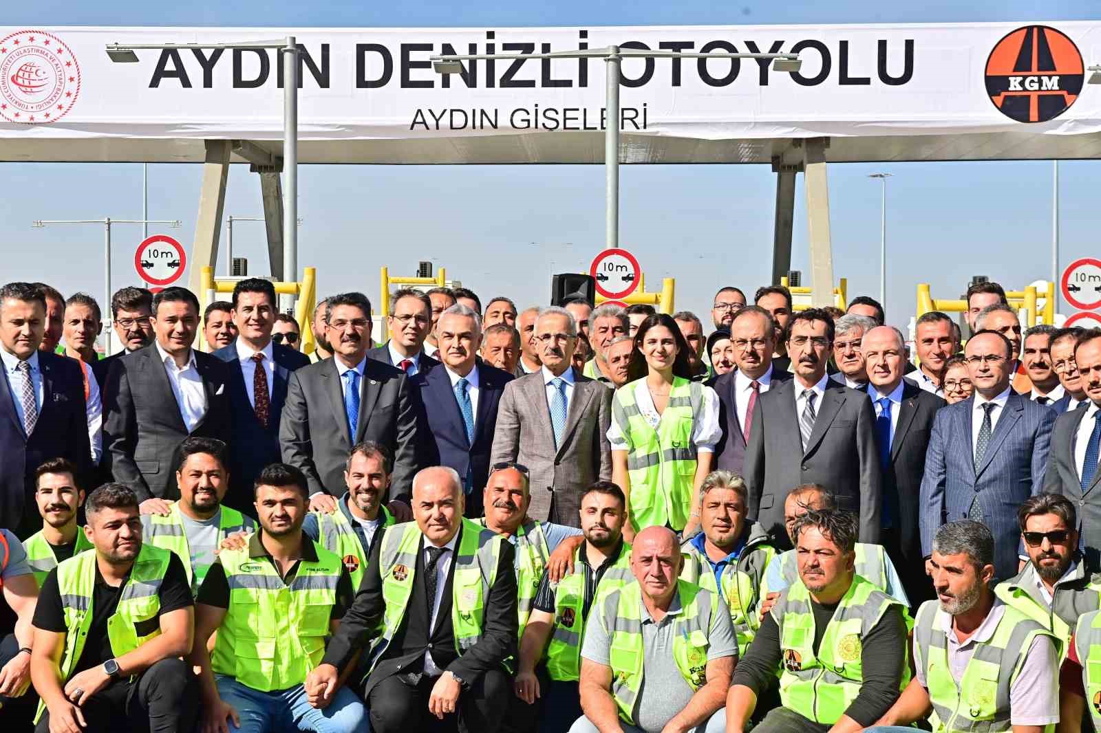 Aydın-Denizli Otoyolundan 3 günde 22 bin araç geçti