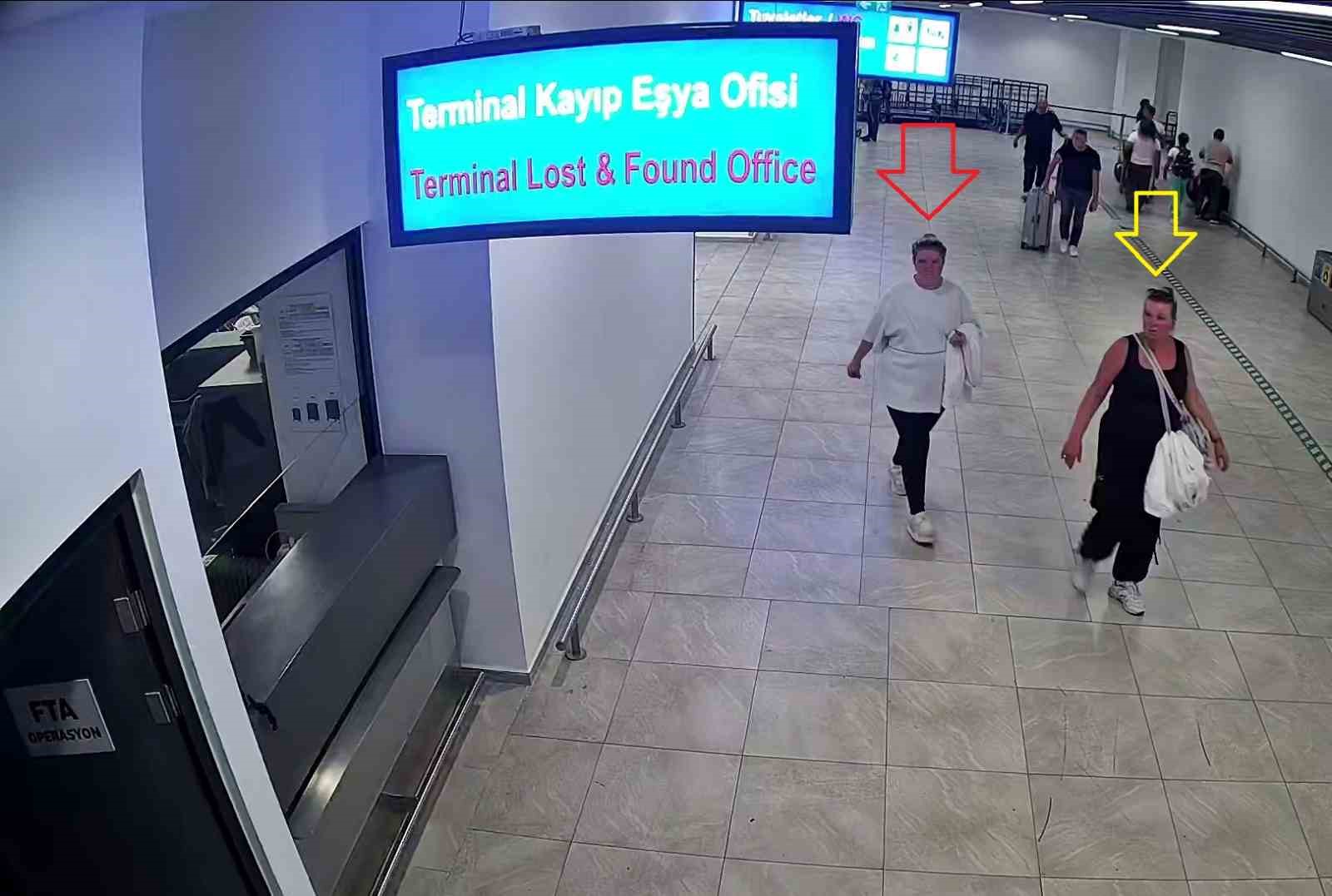 Havalimanında doğurduğu bebek klozette bulunan Rus uyruklu annenin görüntüleri ortaya çıktı