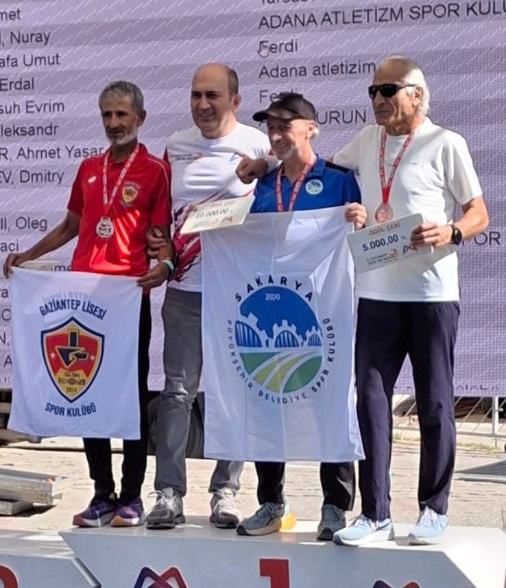 Uluslararası maratonda birincilik kürsüsü Sakaryalı sporcunun