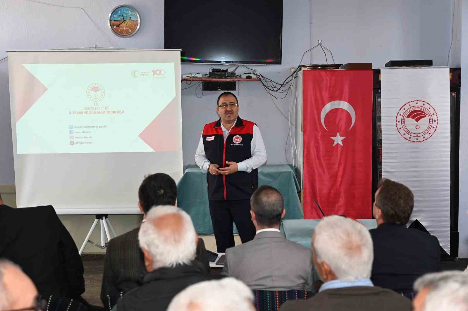 Denizli’de 19 ilçede eş zamanlı çiftçi bilgilendirme toplantısı yapıldı