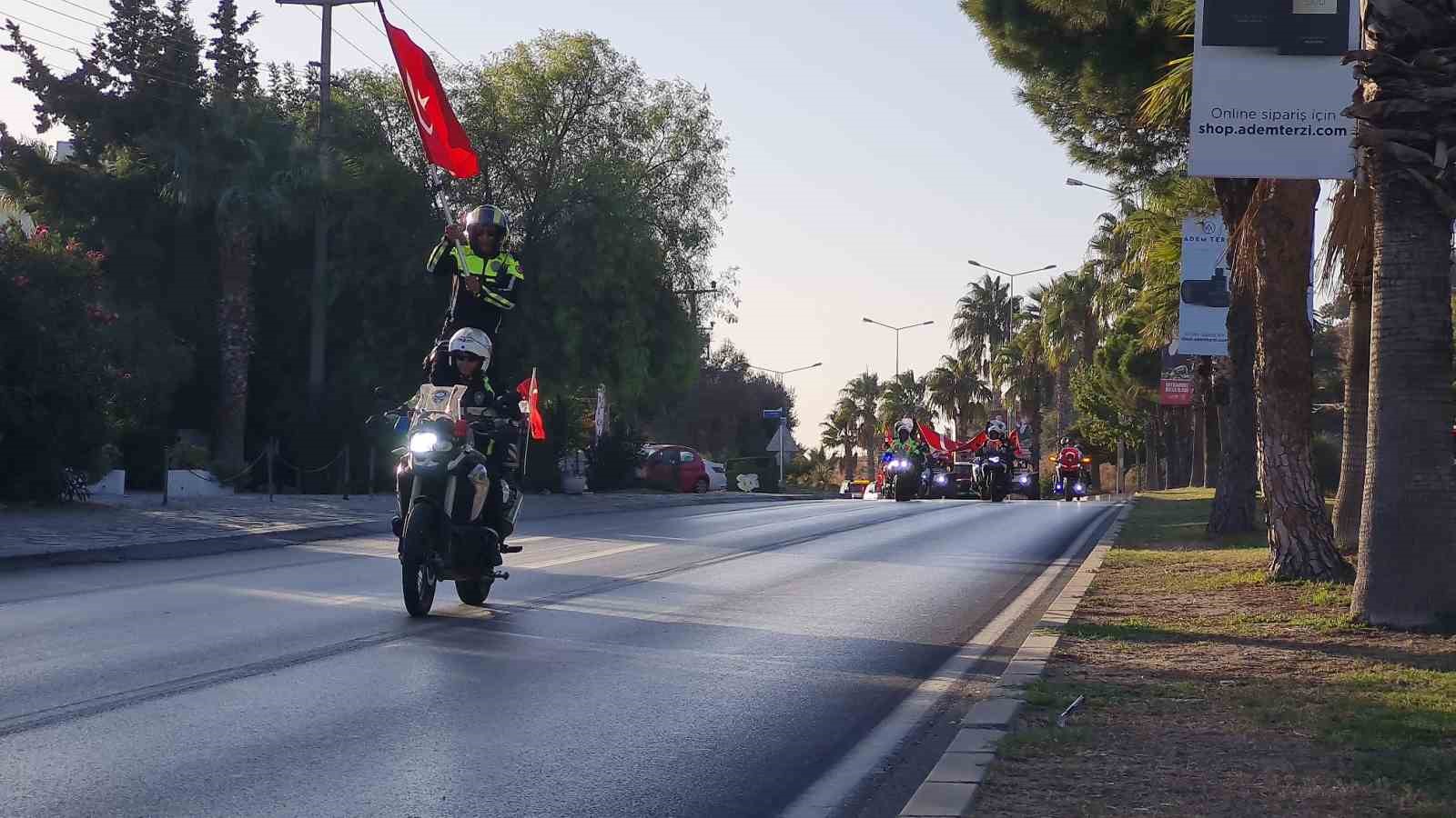 Polisten 29 Ekim Cumhuriyet Bayramı korteji