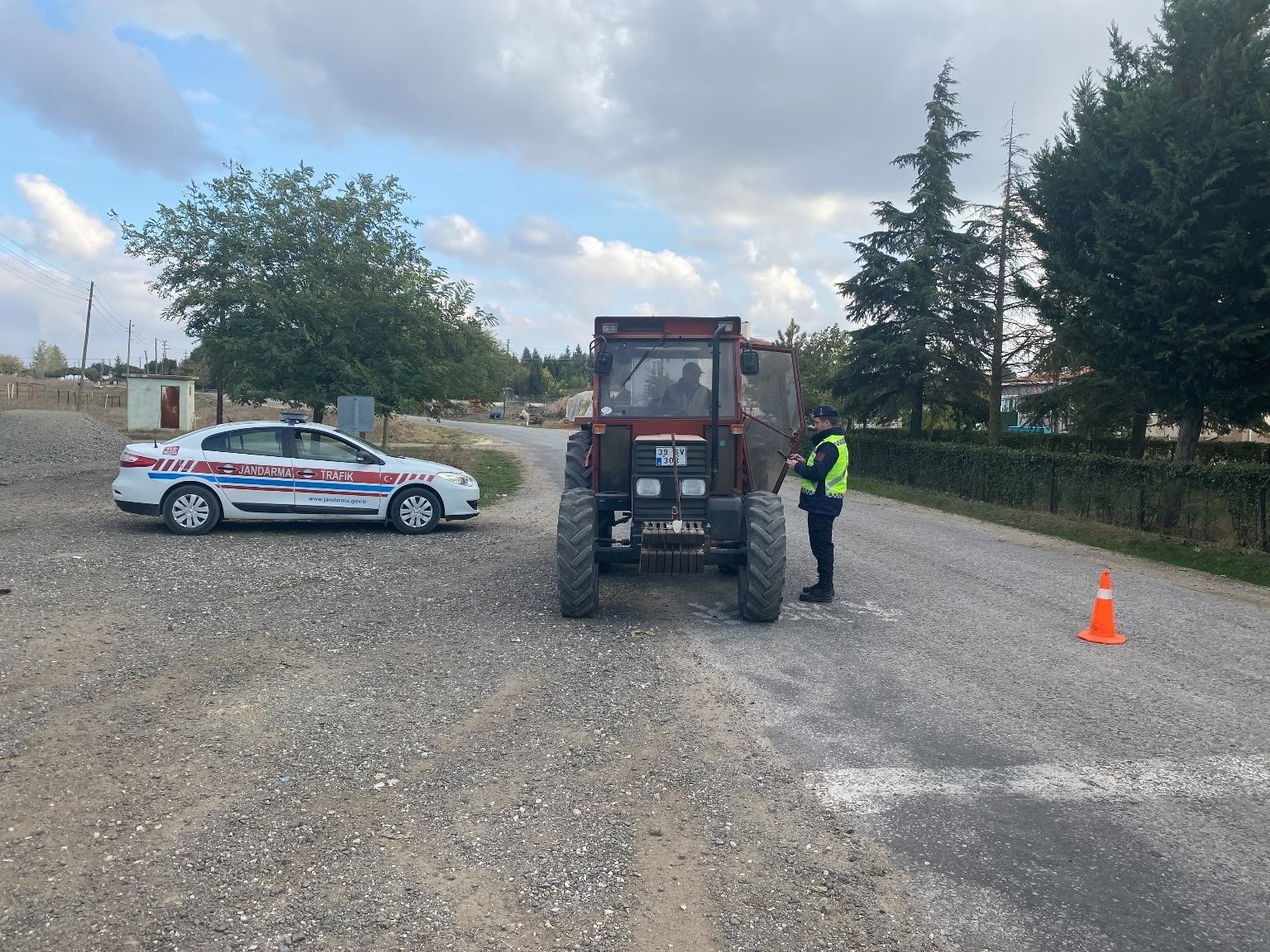 Kırklareli’nde trafik denetimi: 100 araç trafikten men edildi