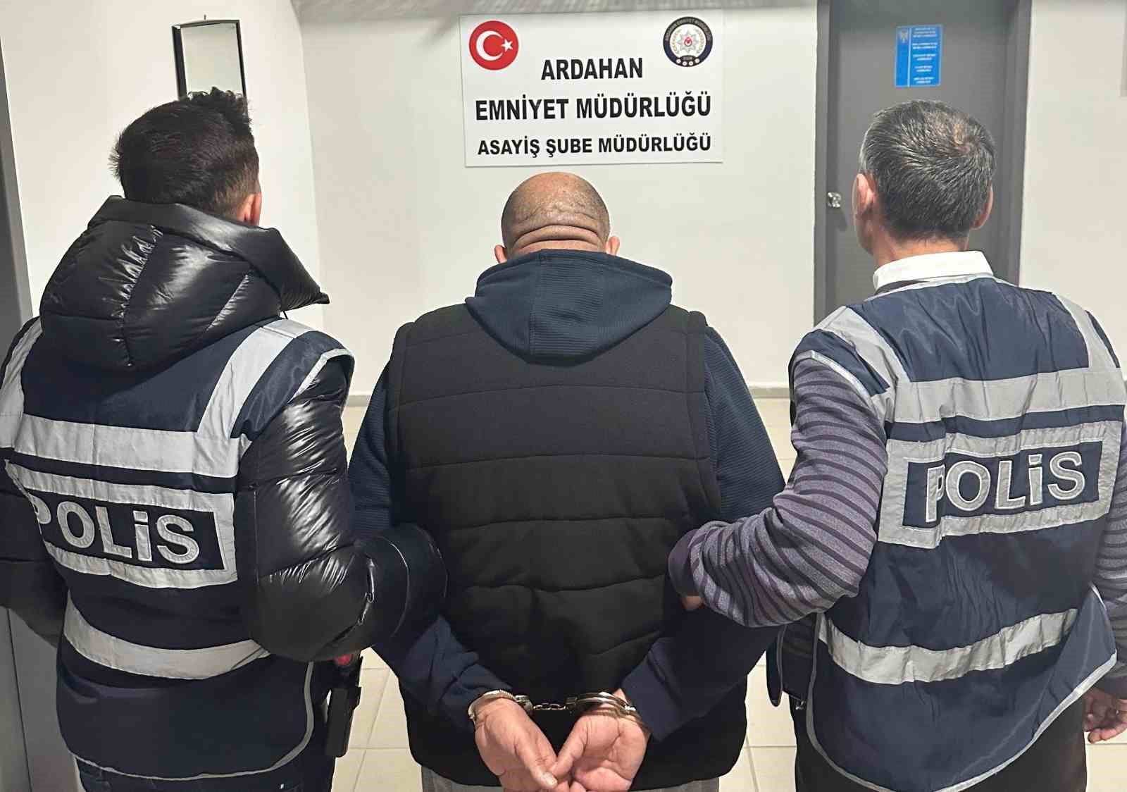 Yağma suçundan 12 yıl kesinleşmiş hapis cezası bulunan firari yakalandı