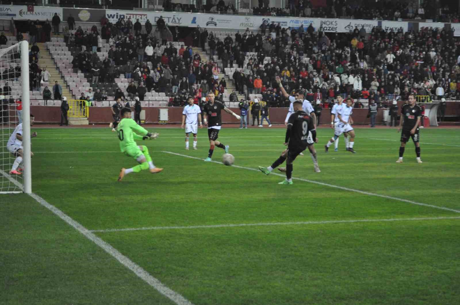 Eskişehirspor galibiyet serisini 4 golle sürdürdü