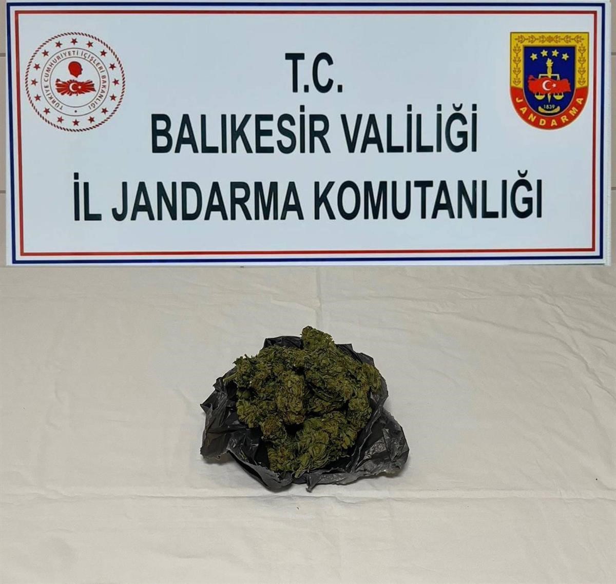 Balıkesir’de kaçakçılık operasyonunda 25 şüpheli yakalandı