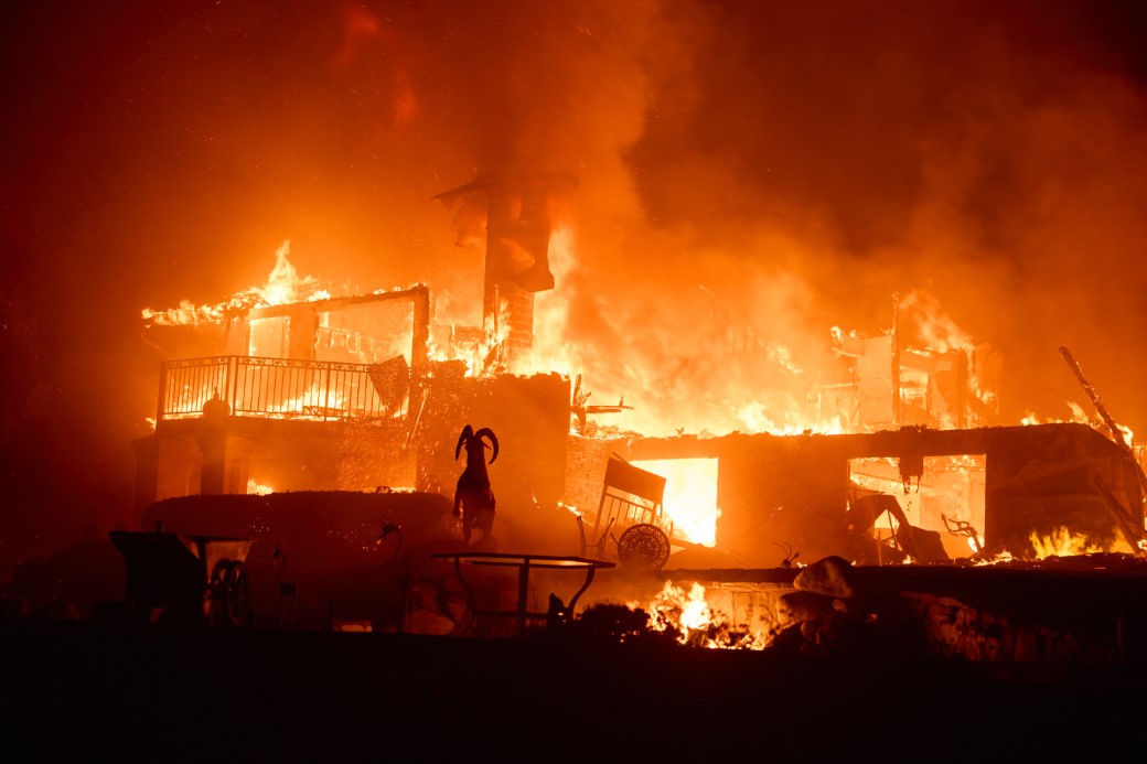 California’da orman yangını: Binlerce kişiye tahliye emri verildi