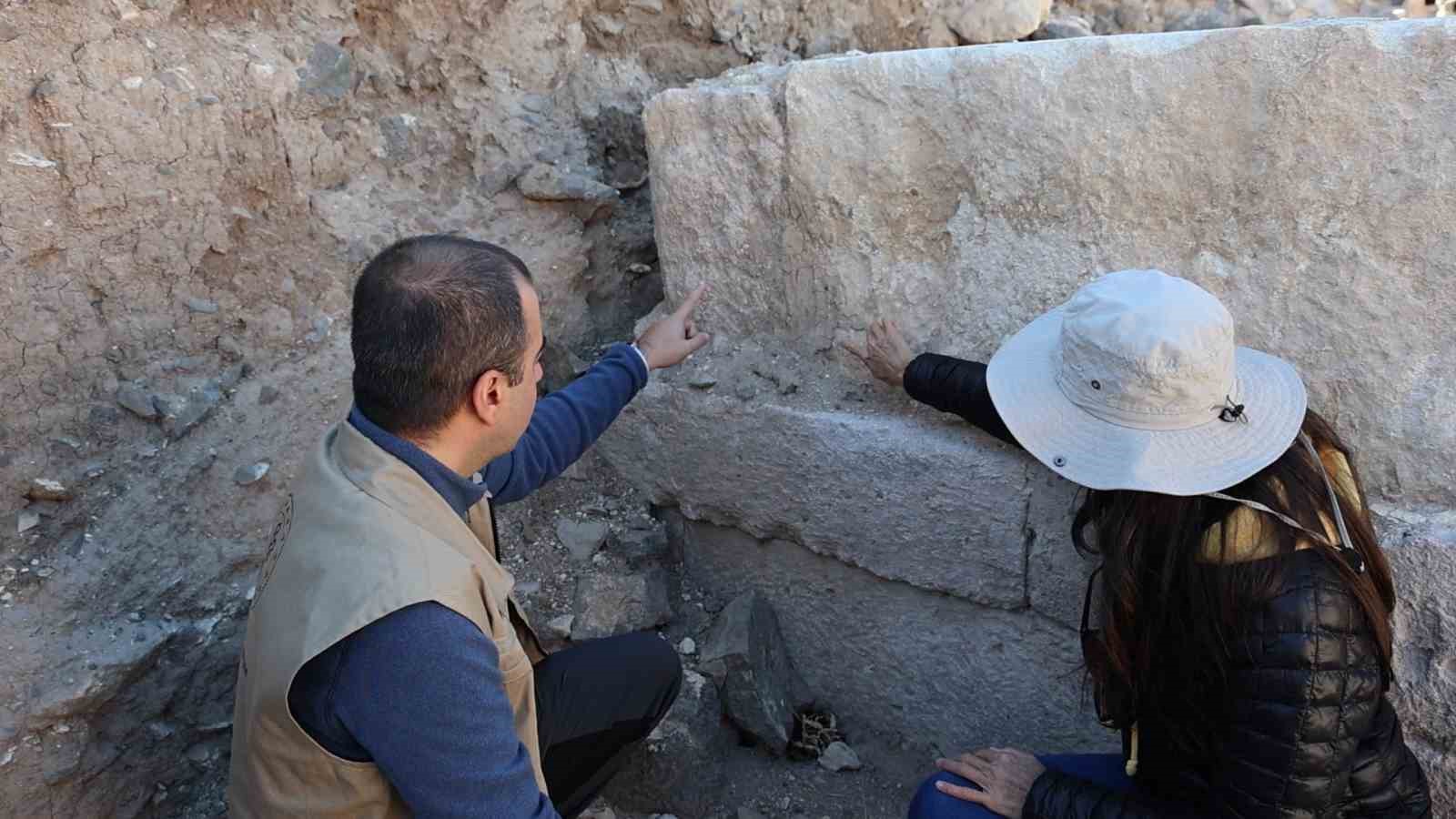 Kapadokya’da 2 bin 200 yıllık parmak izi bulundu