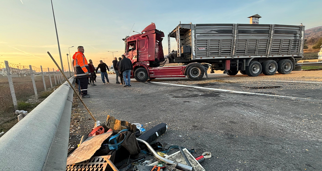 Devrilen tır kaldırıldı, TEM Otoyolu trafiğe açıldı