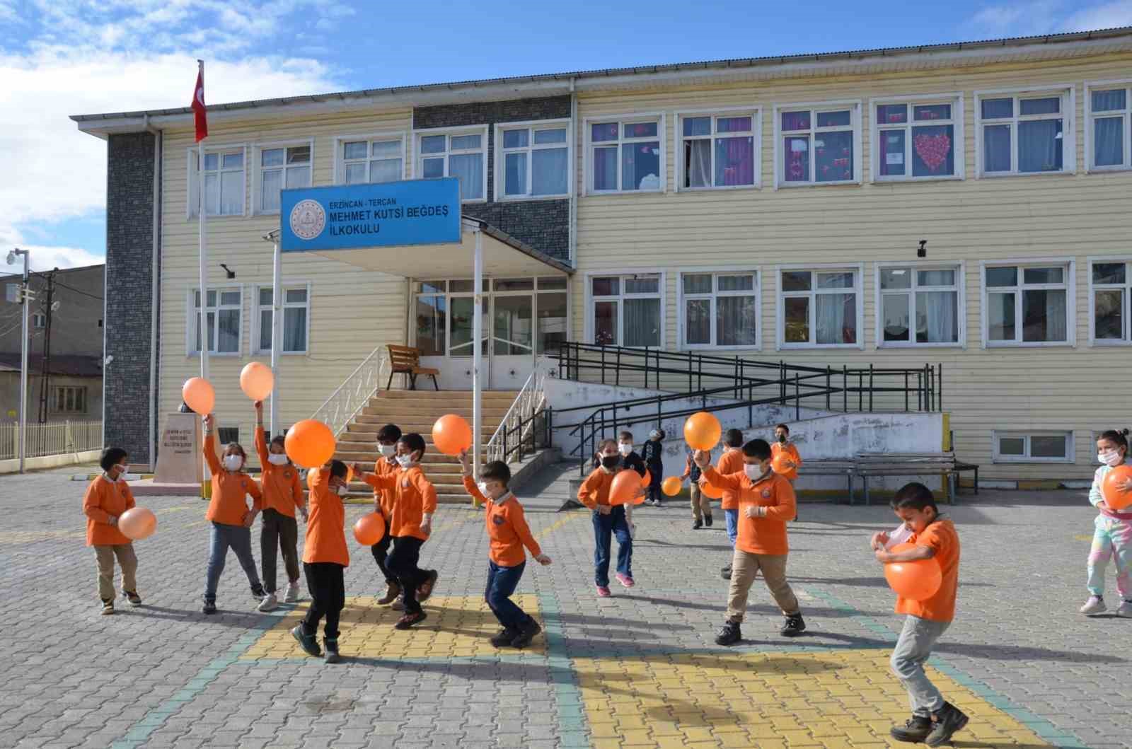 Tercan’da lösemili çocuklar için farkındalık çalışması yapıldı