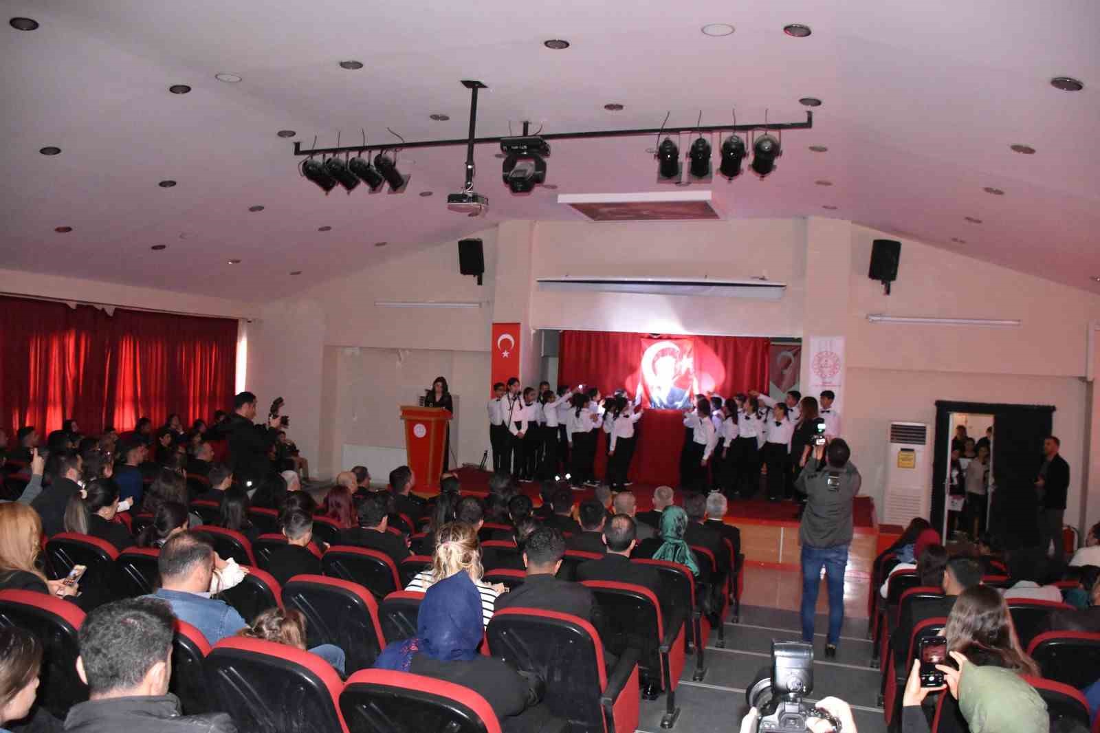 Şırnak ve Siirt’te 10 Kasım Atatürk’ü anma töreni