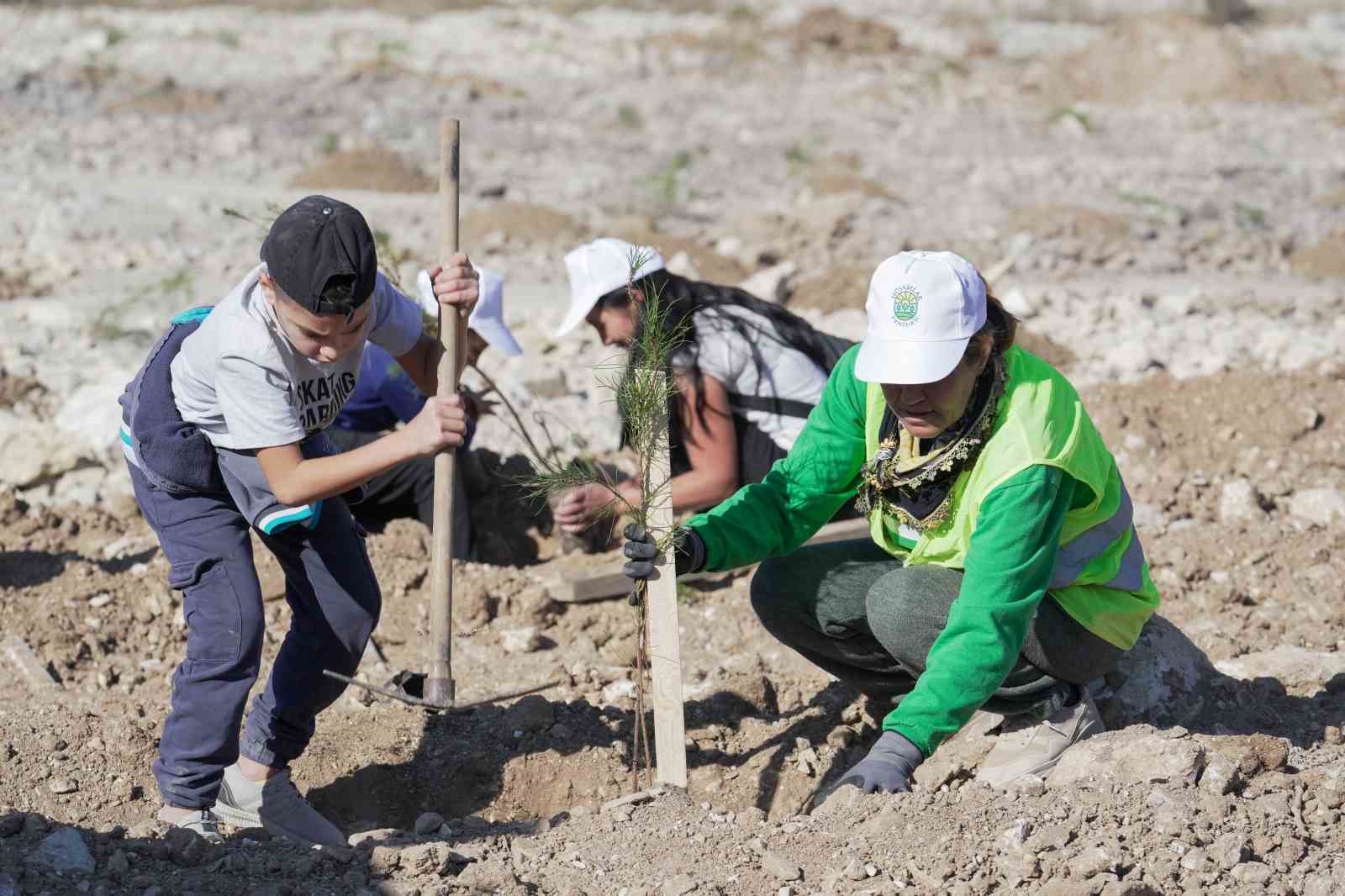 Cumhuriyet tarihinin en büyük maden rehabilitasyonu: 511 hektar doğaya kazandırılıyor