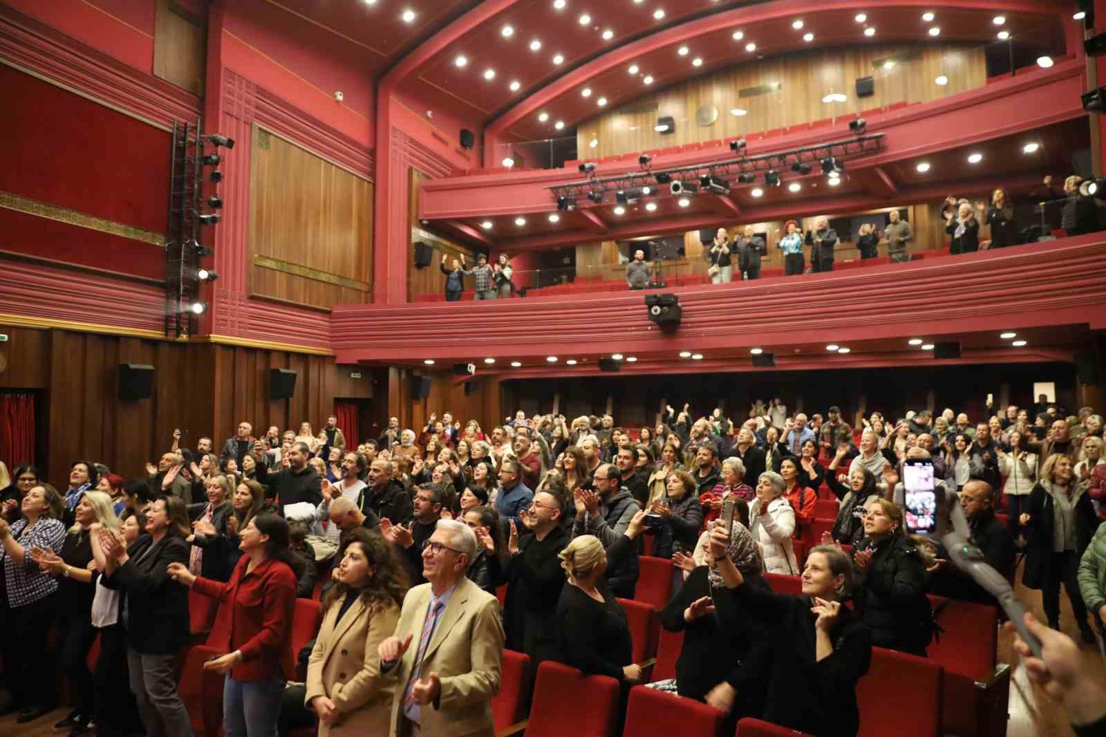 Bursa’da Feryal Öney ile türkü dolu gece