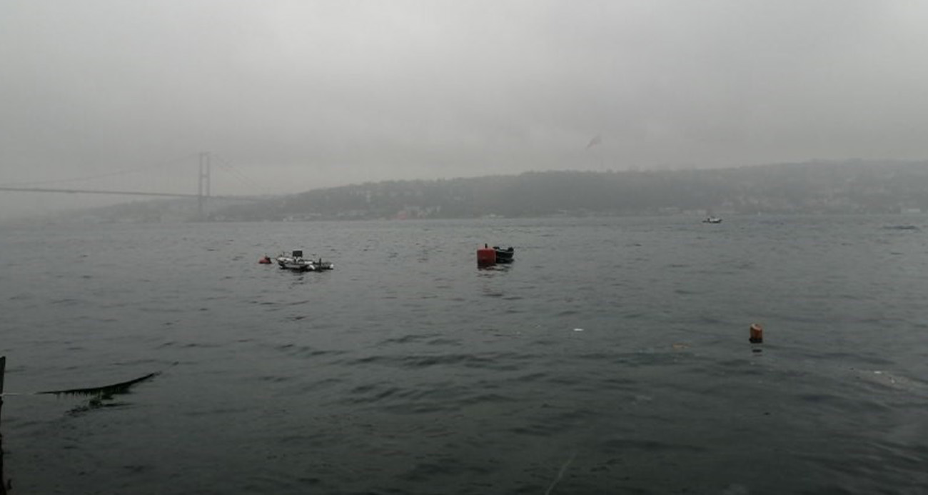 İstanbul Boğazı sise gömüldü