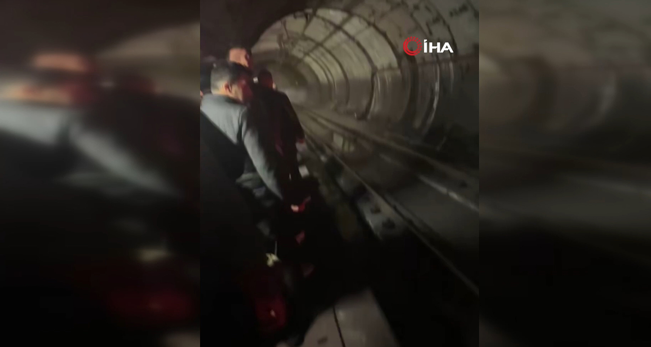 İstanbul’da metro 5 durağı pas geçti, acil durdurma butonuna basan yolcular raylara inip yürüdü