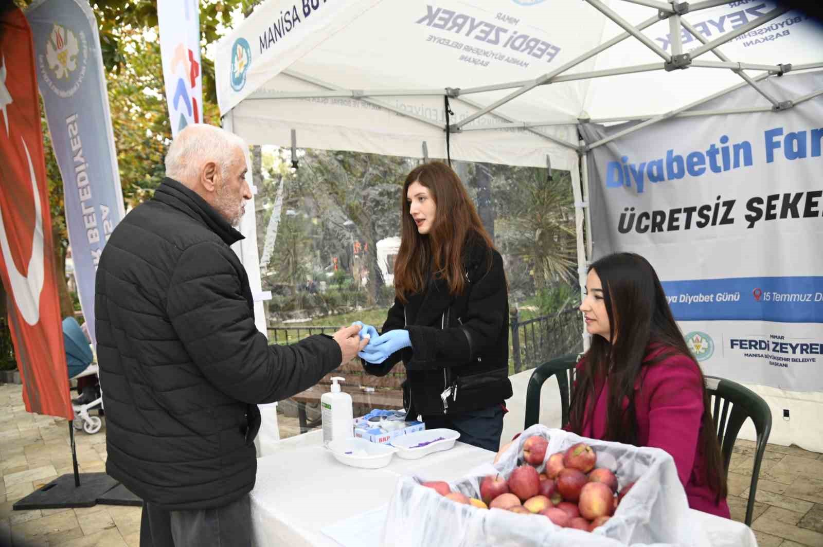 Diyabet Gününde vatandaşlara ücretsiz kan şekeri ölçümü