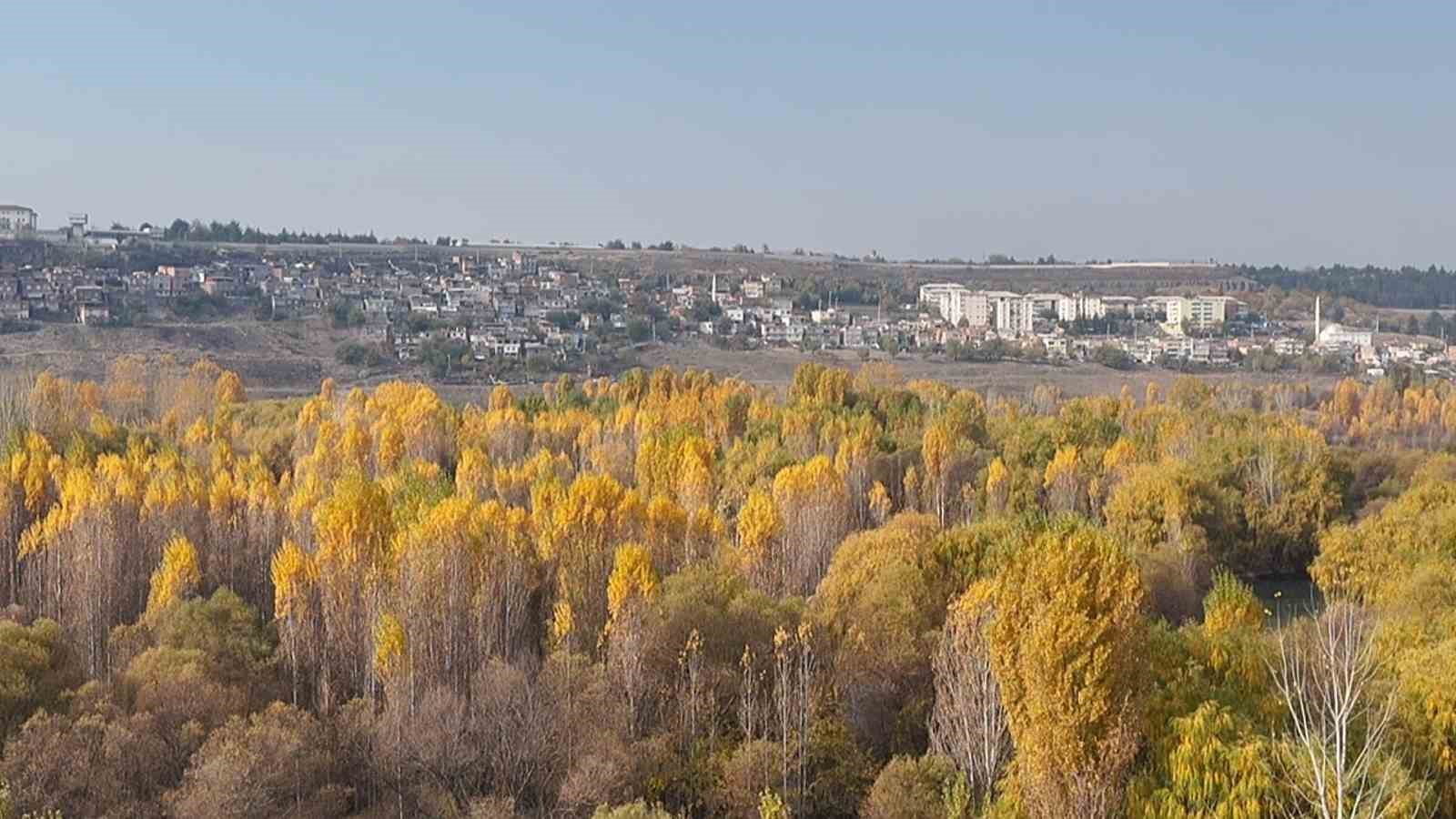 8 bin yıllık Hevsel Bahçeleri’nde renk cümbüşü dron ile görüntülendi