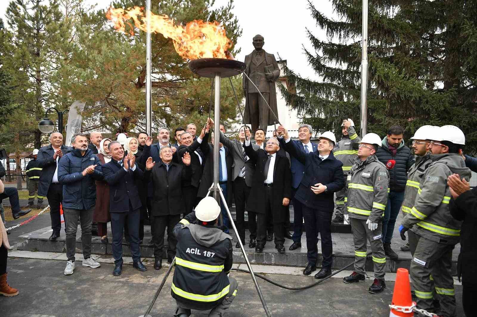 Sarız’da doğal gaz ateşi yandı