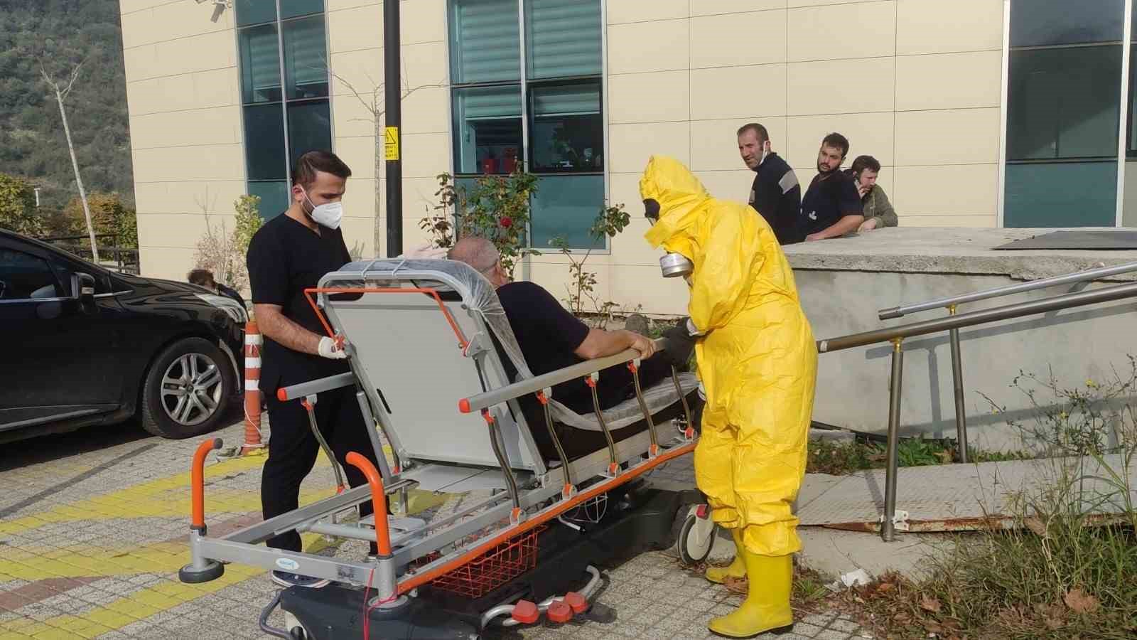 İplik fabrikasında zehirli gazdan etkilenen işçiler hastaneye kaldırıldı