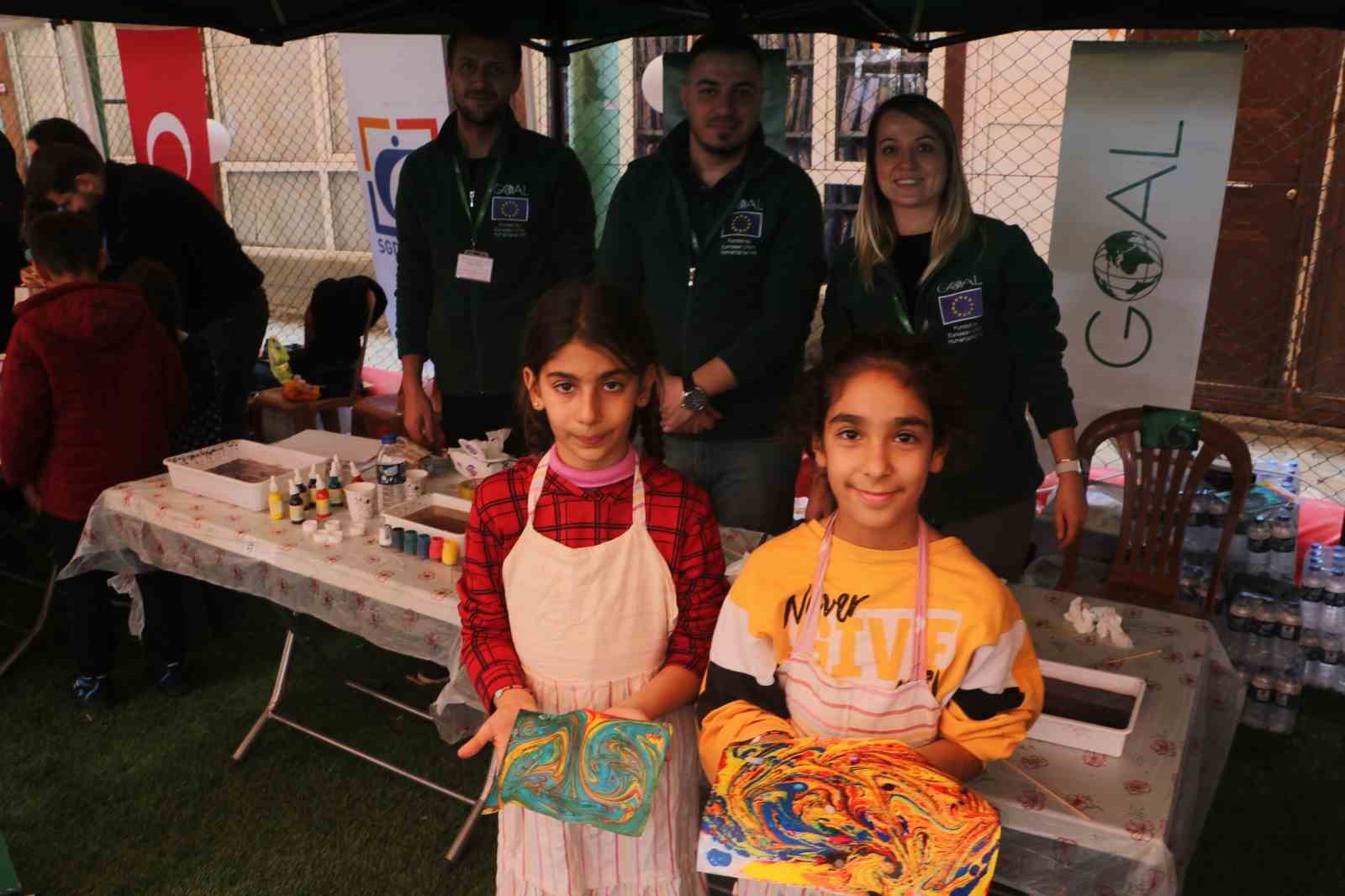 Depremzede çocuklar Dünya Çocuk Hakları Günü’nde doyasıya eğlendi