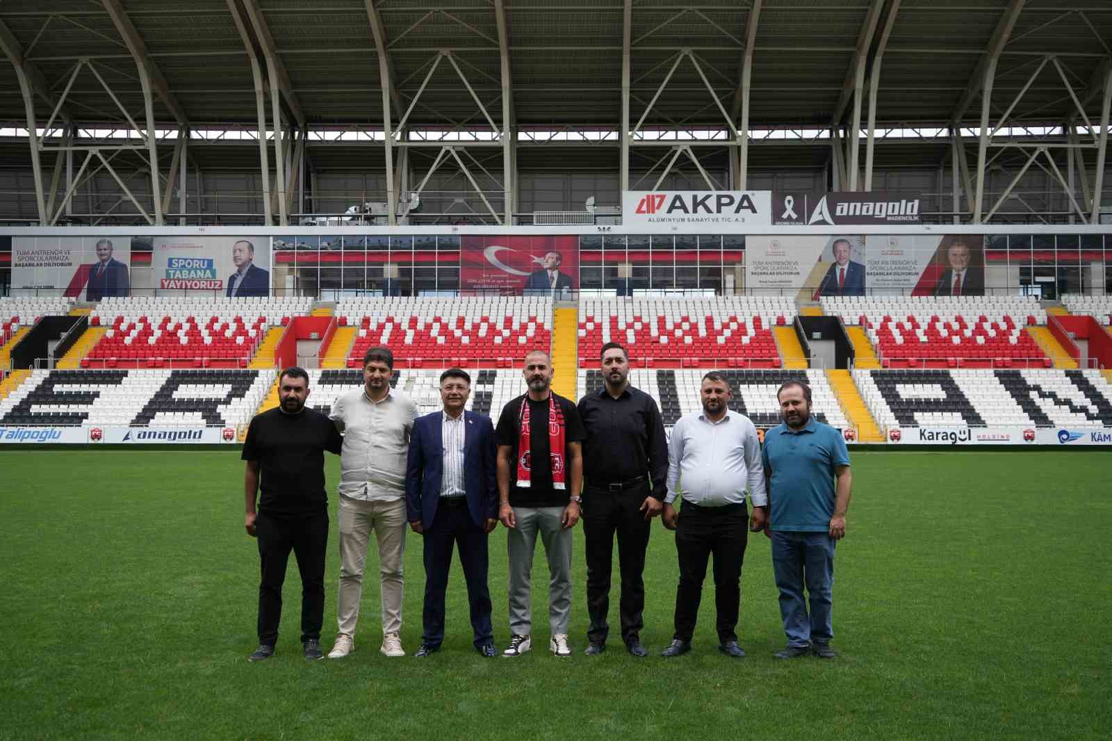 24 Erzincanspor’da yaprak dökümü devam ediyor
