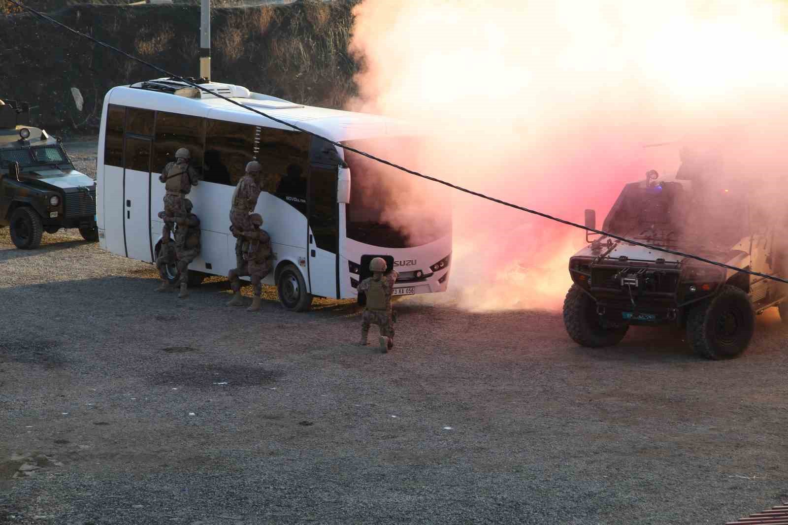 Şırnak’ta PÖH tatbikatında yerli ve milli silahlar kullanıldı