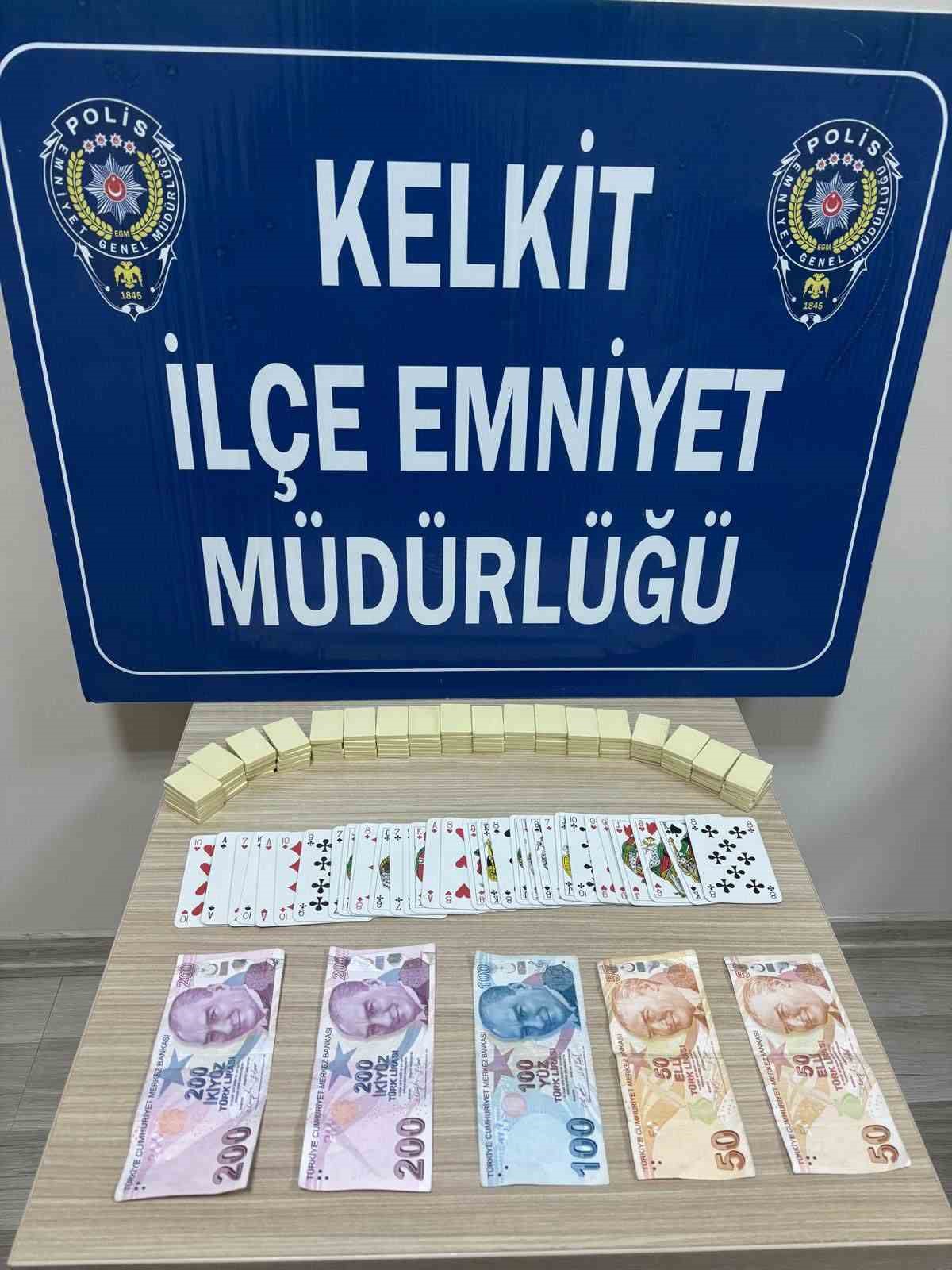 Gümüşhane’de kumar oynayan 5 kişiye 32 bin 125 TL ceza kesildi