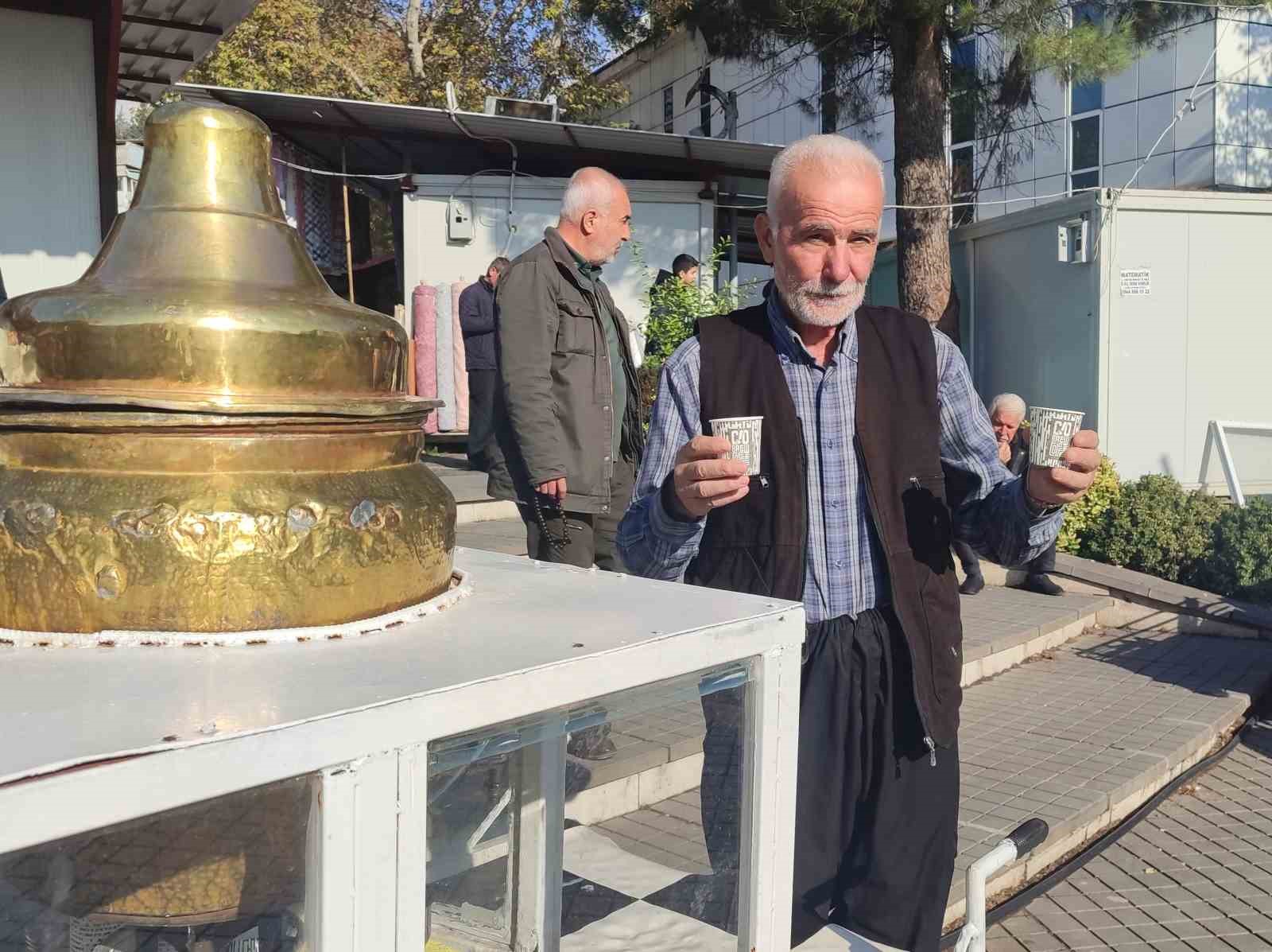 Kahramanmaraş’ın 41 yıllık salepçisi insanların içini ısıtıyor