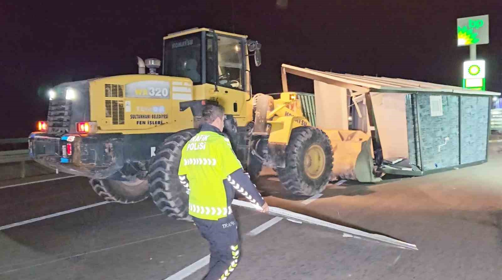 Aksaray’da polisin karayolunda konteyner mücadelesi