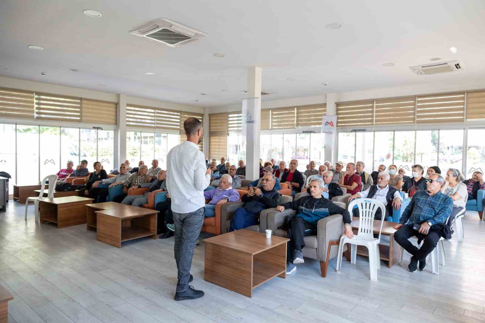 Mersin’de Emekli Evi üyeleri ’Alzheimer’ konusunda bilgilendirildi