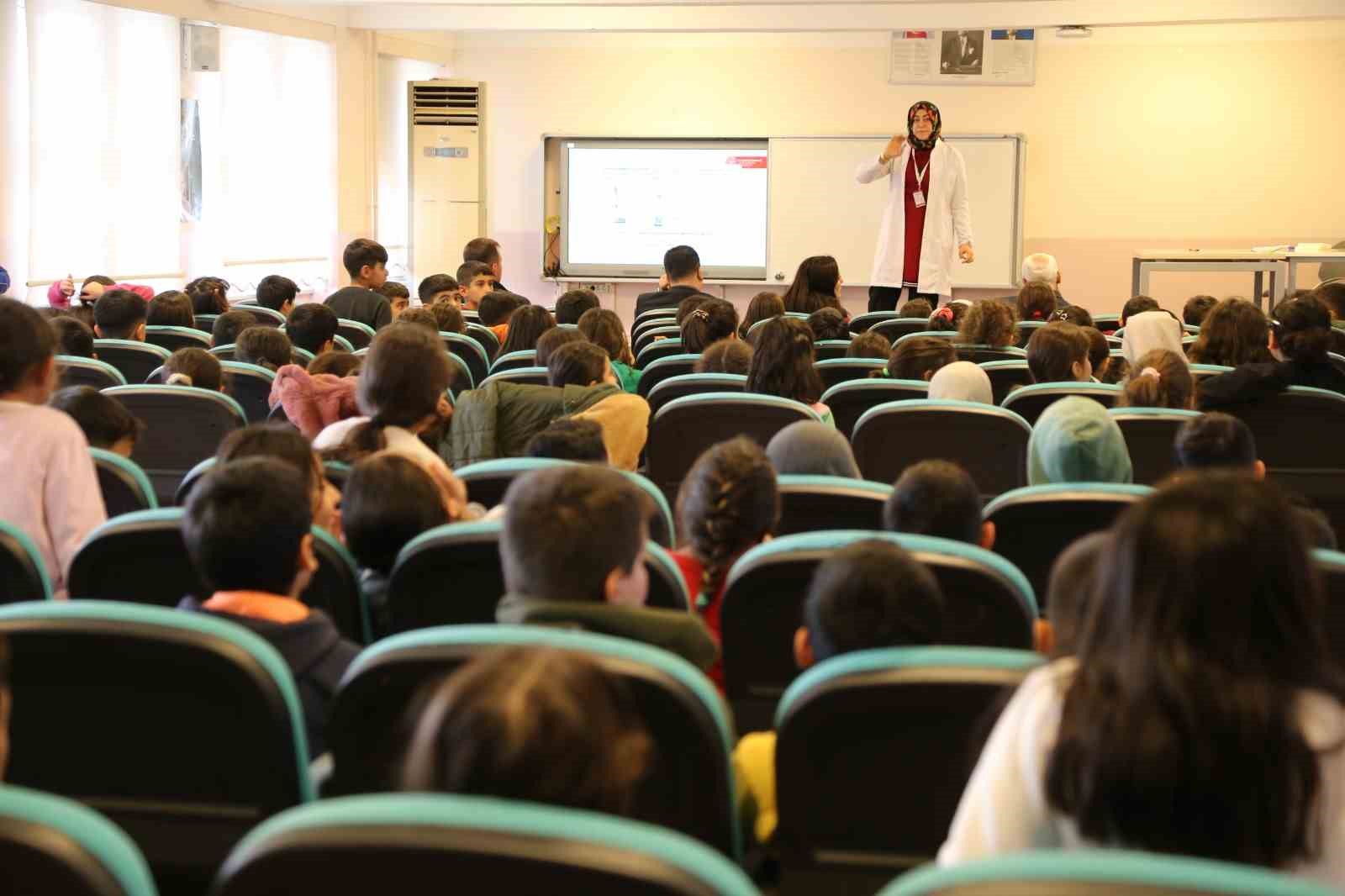 Diyarbakır’da 63 okulda 10 bin öğrenciye ağız ve diş sağlığı taraması yapıldı