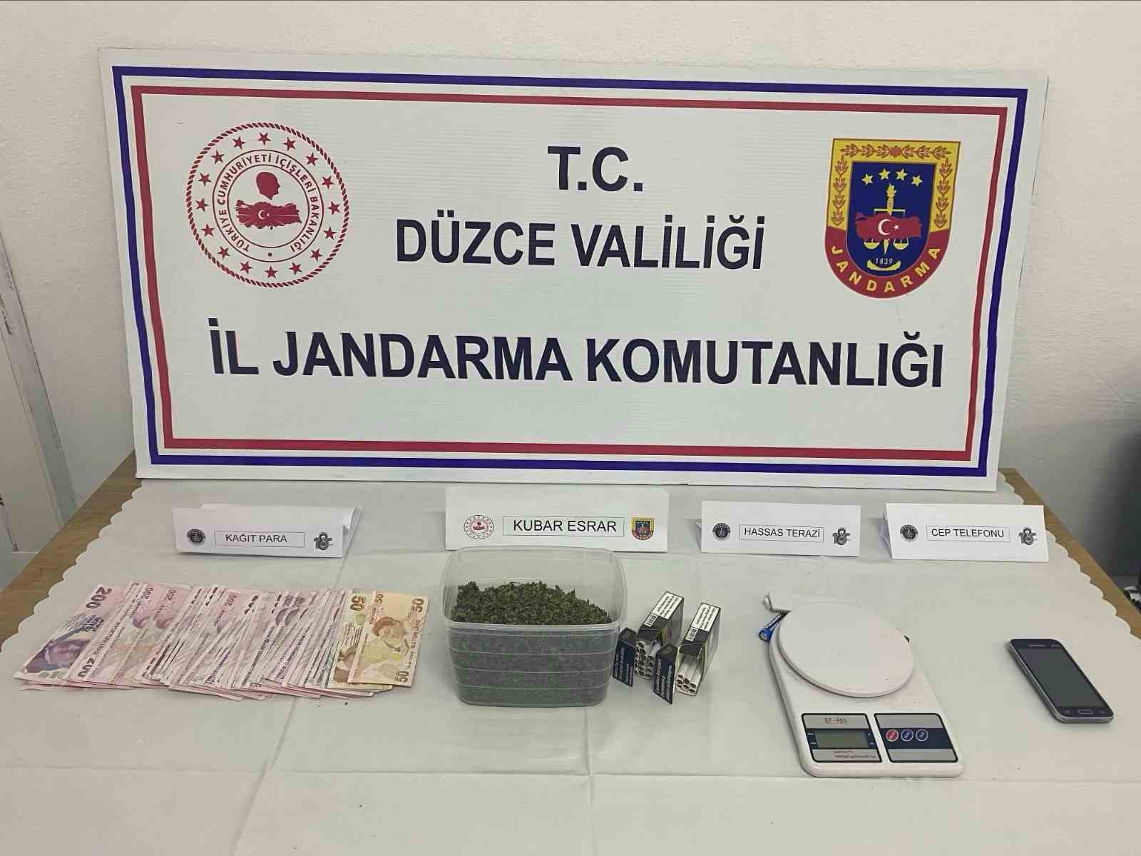 Düzce’de jandarmadan uyuşturucu operasyonu