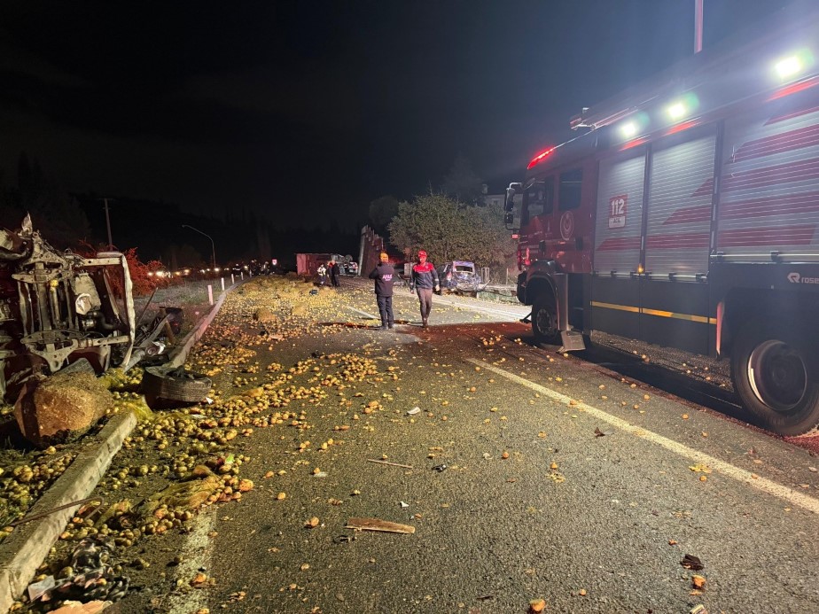 İzmir’de freni boşalan kamyon 7 aracı biçti: 3 ölü, 7 yaralı