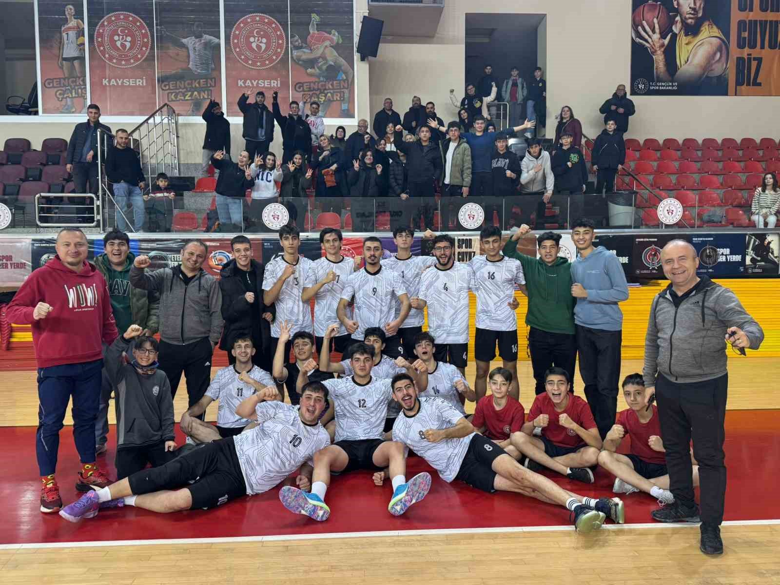 Kayseri Elit Voleybol fark attı