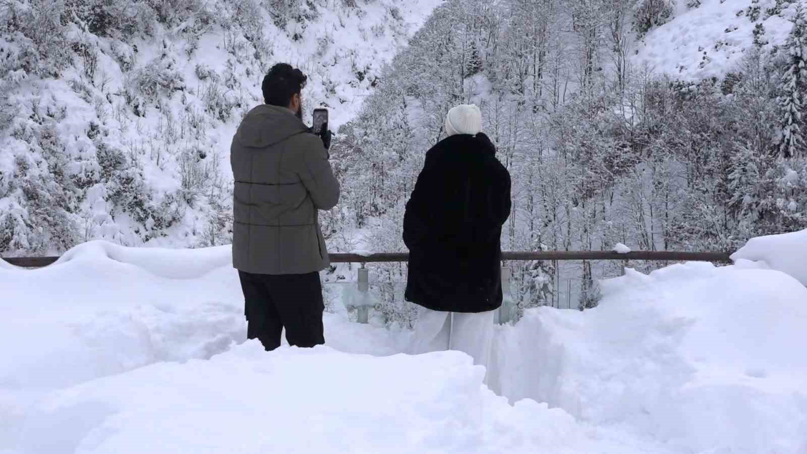 Ayder Yaylası’ndan kar manzaraları