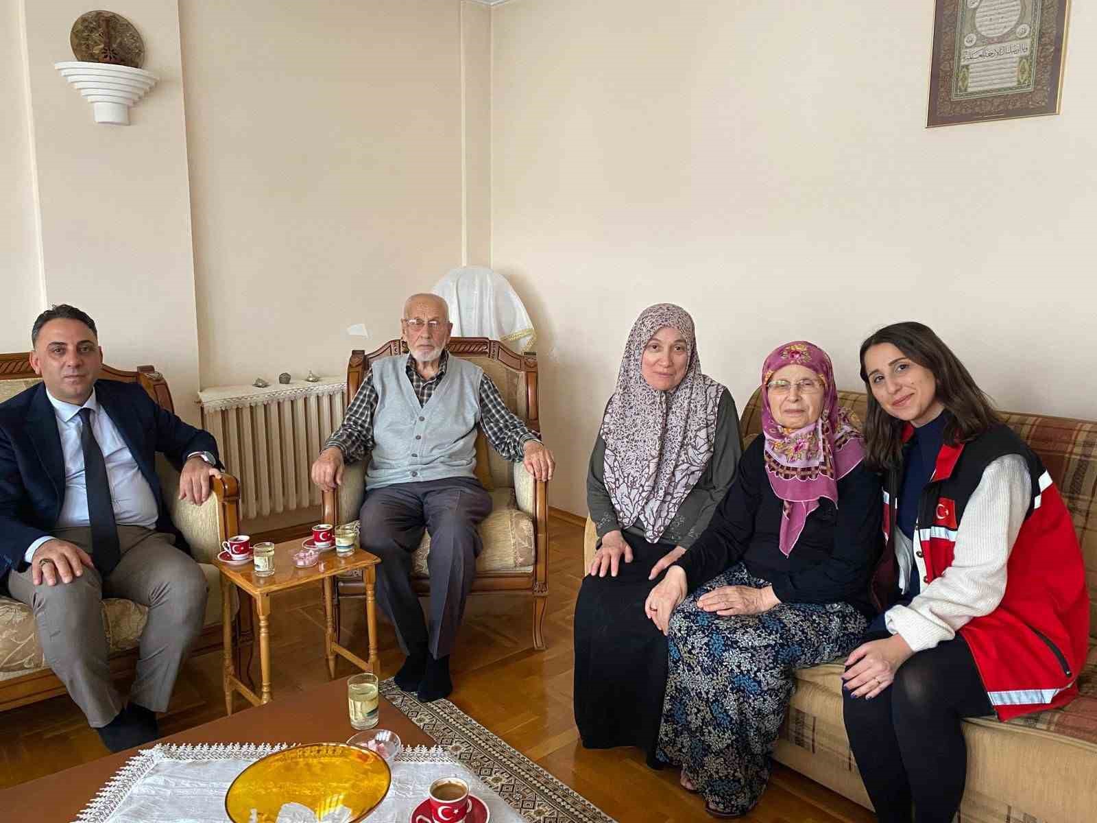 Aile ve Sosyal Hizmetler İl Müdürlüğü’nden yaşlı vatandaşlara ziyaret