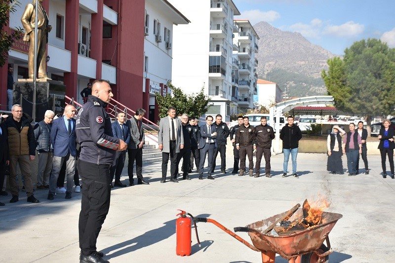 Buharkent Kaymakamlığı’nda yangın güvenliği tatbikatı gerçekleştirildi