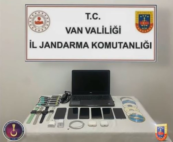 Erciş’te telefonlara IMEI klonlaması yapan iş yerine operasyon: Çok sayıda malzeme ele geçirildi