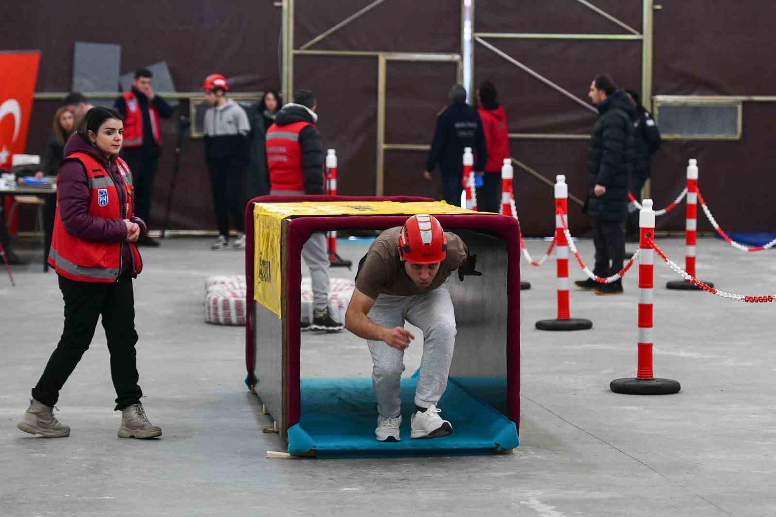 Ankara İtfaiyesi’nde görev alacak 300 itfaiye eri için mülakat süreci başladı